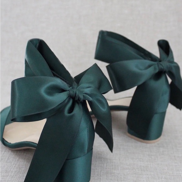 Chic Kailee P Satin Bow Heels in Deep Hunter Green Size 8. NWT - Picture 6 of 7
